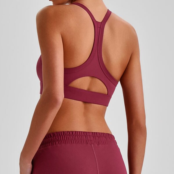 Form-fitting yoga tank top