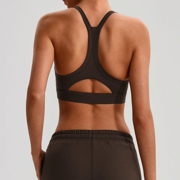 Form-fitting yoga tank top