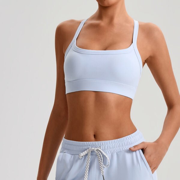 Form-fitting yoga tank top