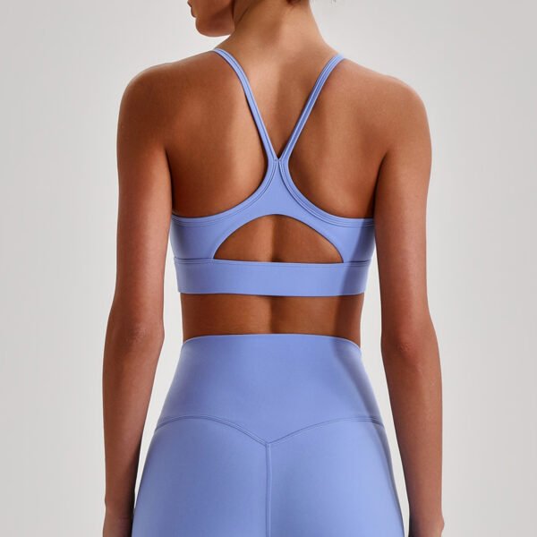 Nude-feel crisscross back sports bra