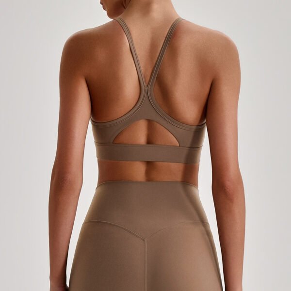 Nude-feel crisscross back sports bra