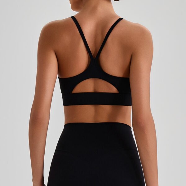 Nude-feel crisscross back sports bra