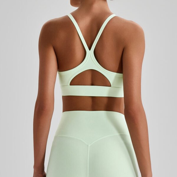 Nude-feel crisscross back sports bra