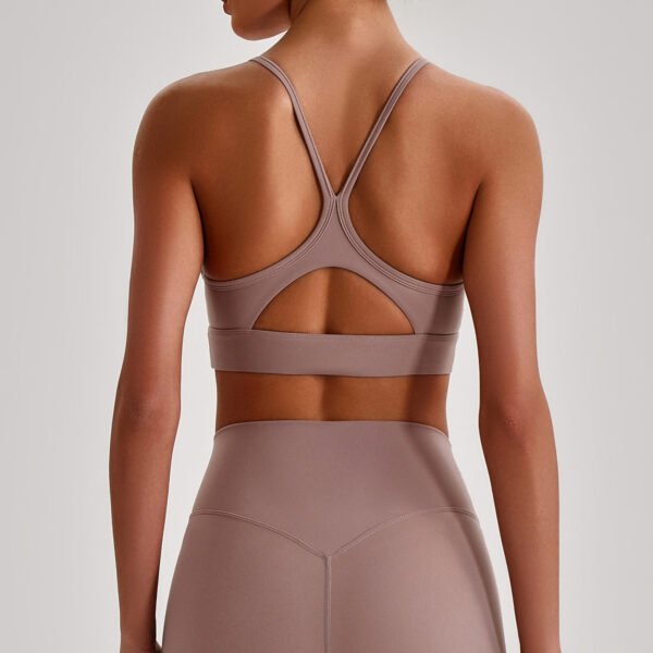 Nude-feel crisscross back sports bra