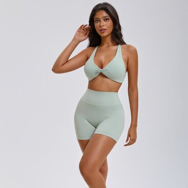 Criss-cross back sports set