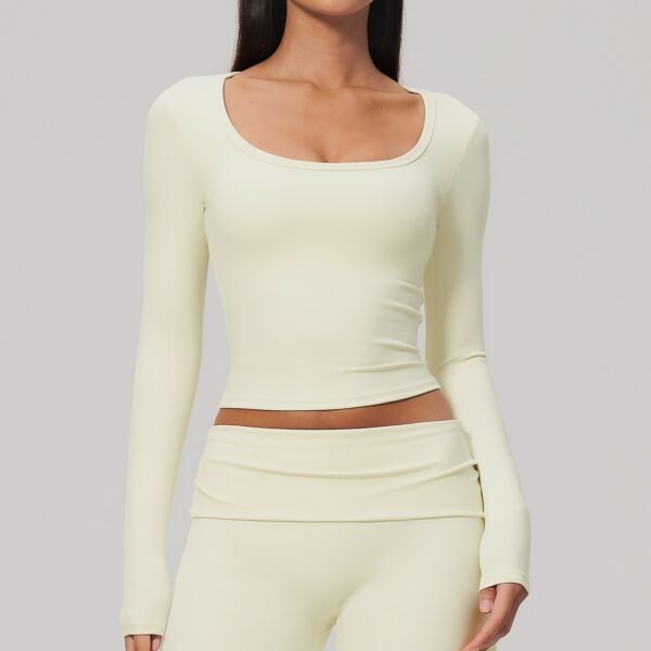 Brushed U-neck long-sleeve top (long length)